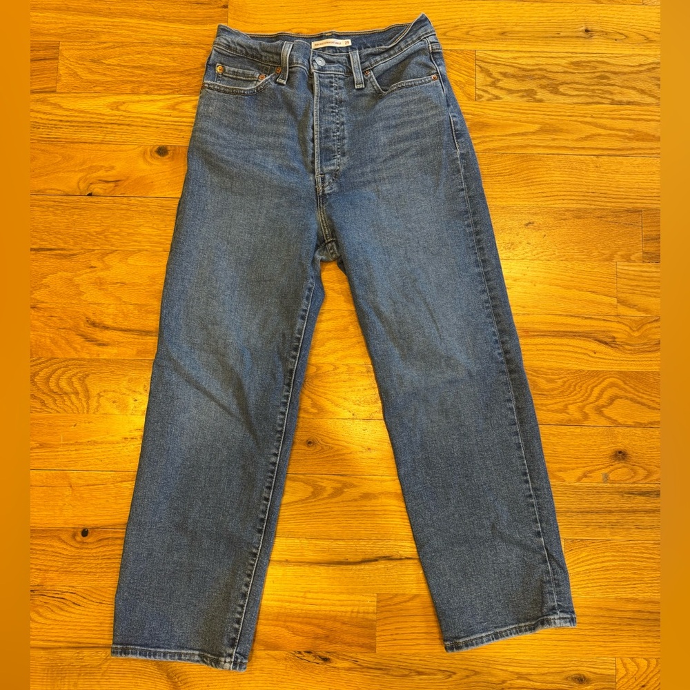 Women’s Levi Ribcage Straight Ankle - Sz 29